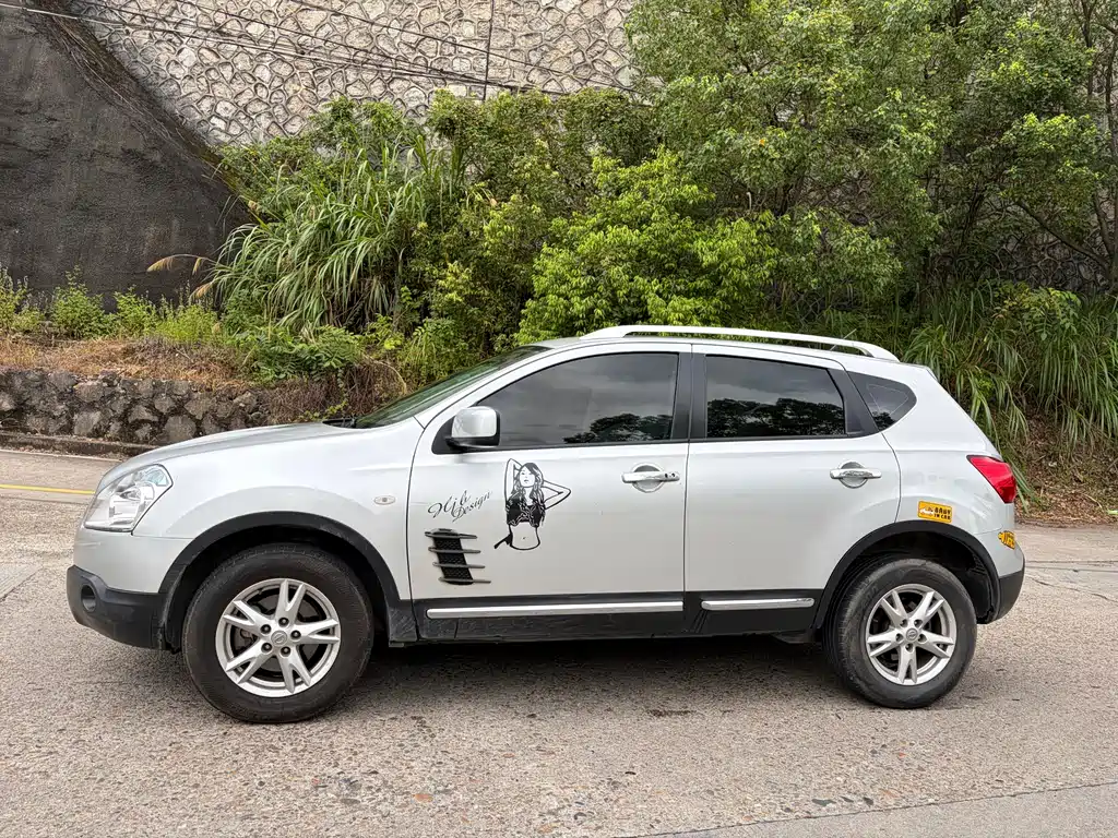 Nissan Qashqai 2012 2.0XL 6MT 2WD