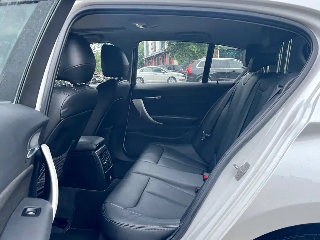 BMW 1 Series (Import) — миниатюра 16