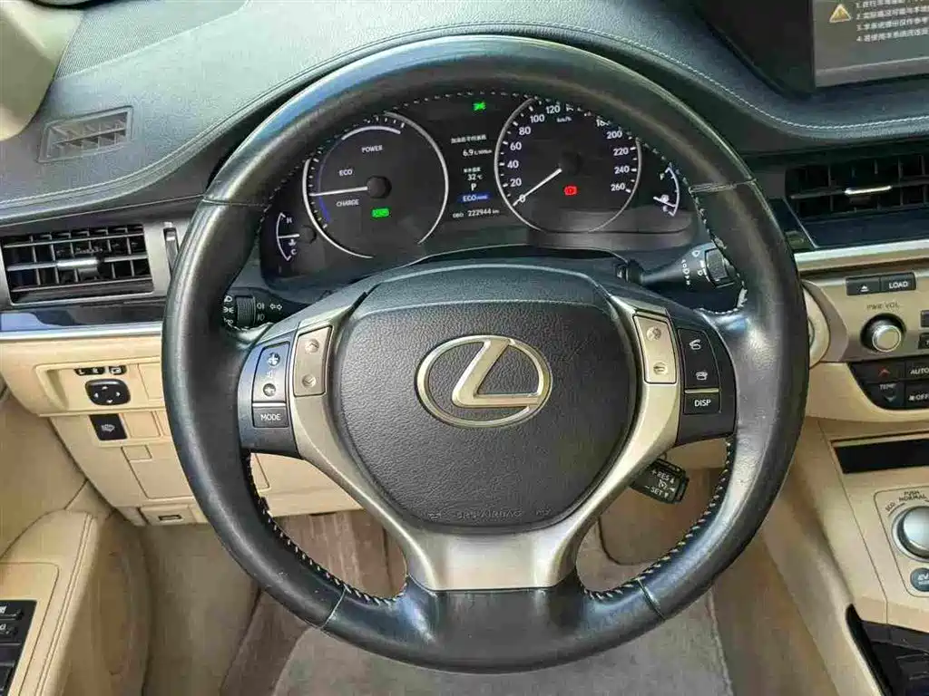 Lexus ES 2013 300h Elite