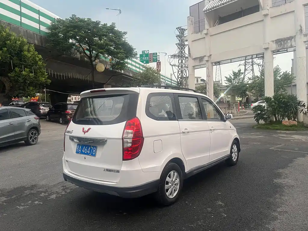 Wuling Hongguang — миниатюра 5