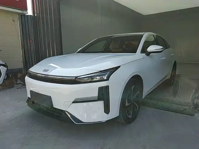 2025 Geely Galaxy L6