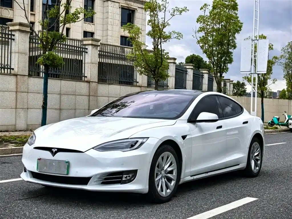 Tesla Model S 2018