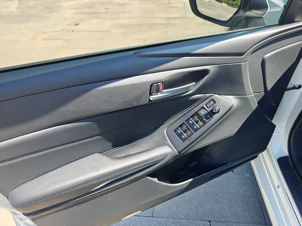 Toyota Avalon — миниатюра 10