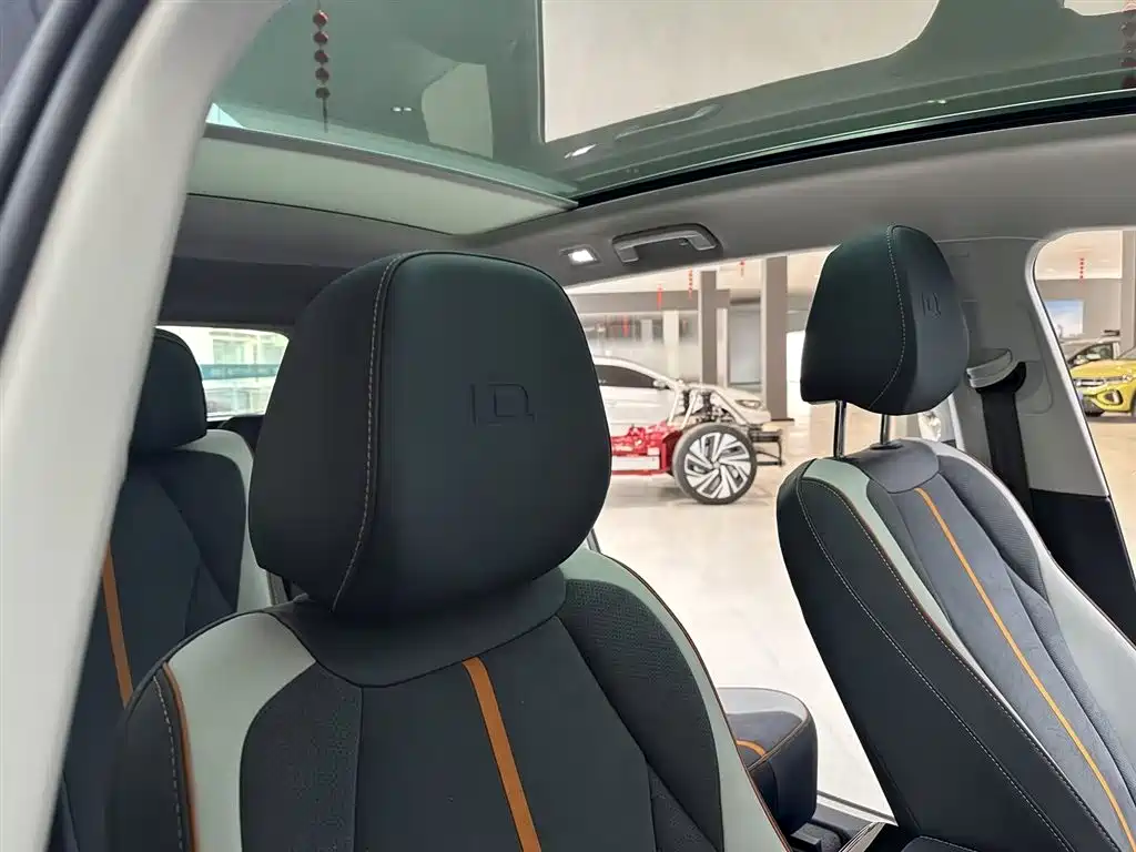 VOLKSWAGEN ID.6 CROZZ