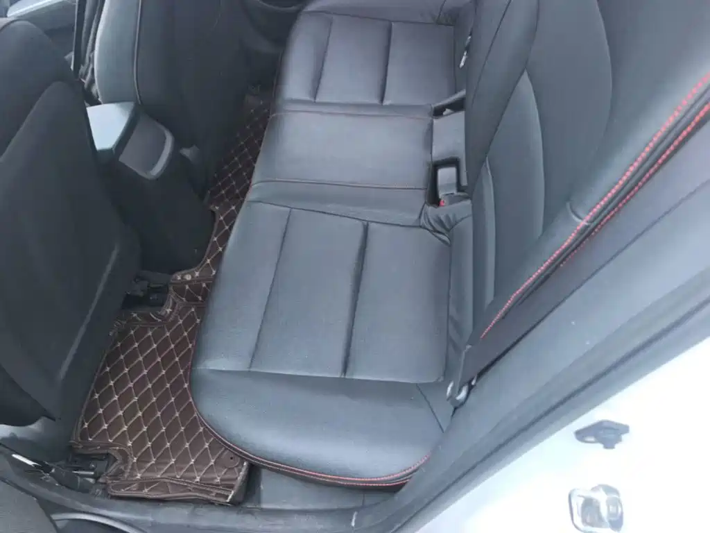 Hyundai Elantra — миниатюра 17