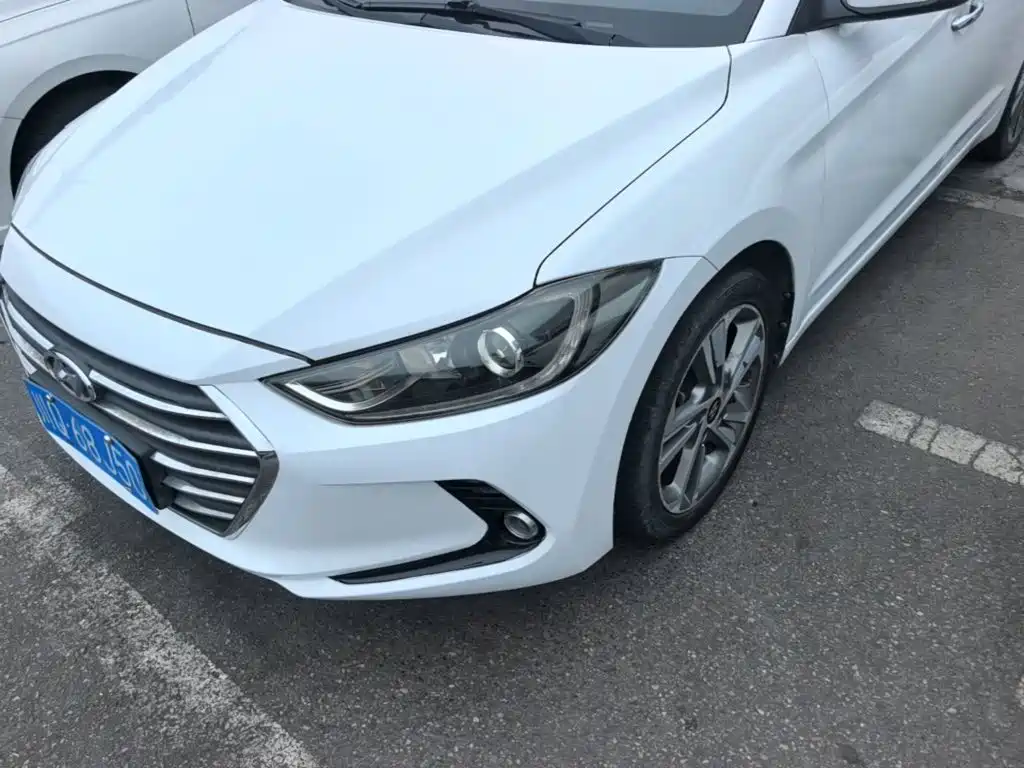 Hyundai Elantra — миниатюра 24
