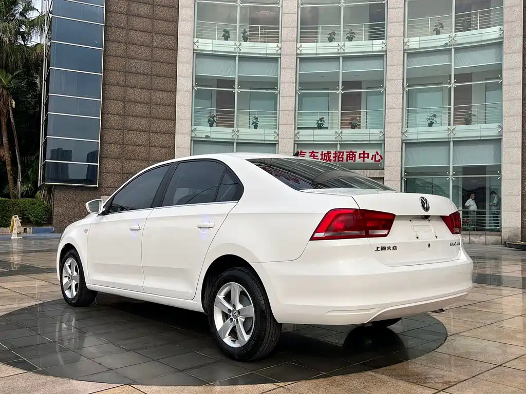 Volkswagen Santana — миниатюра 4