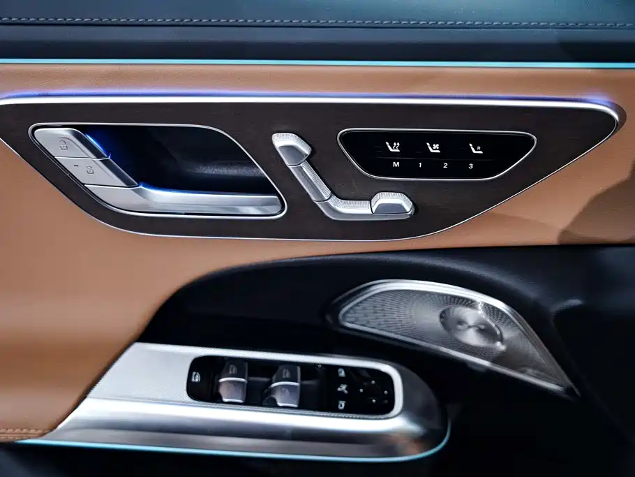 Mercedes-Benz E-Class — миниатюра 25