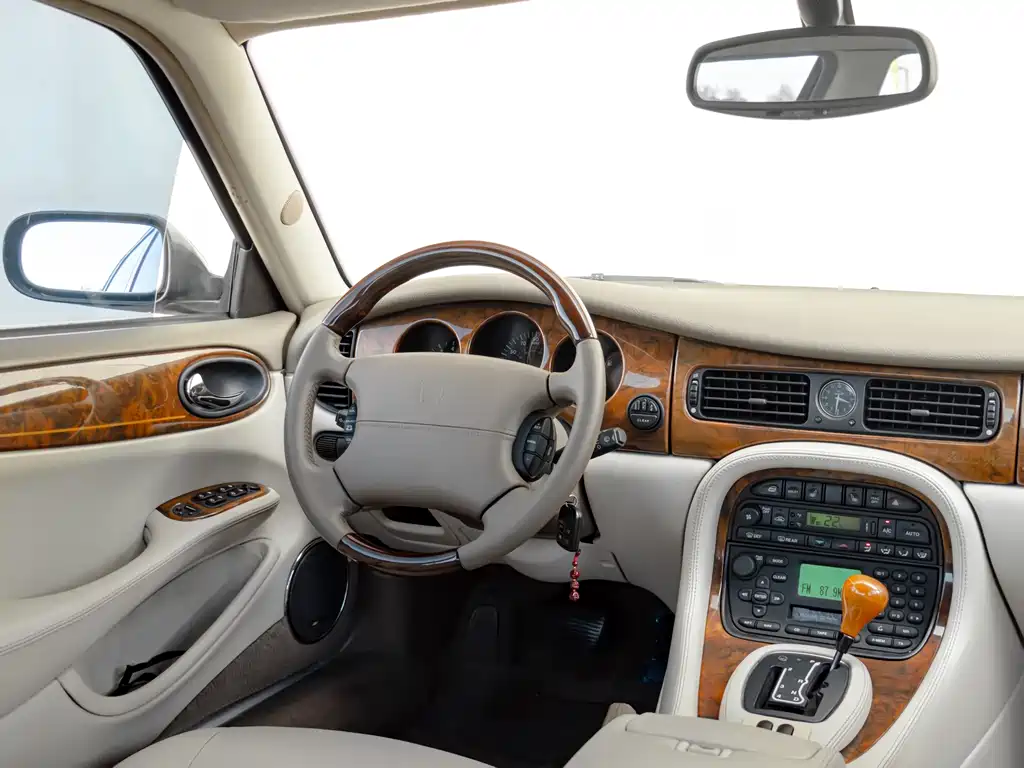 Jaguar XJ 8 X308 2002 Vanden Plas Luxury