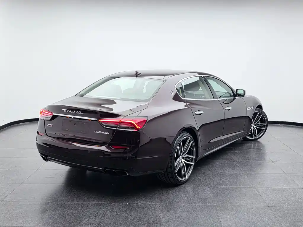 Maserati Quattroporte — миниатюра 11