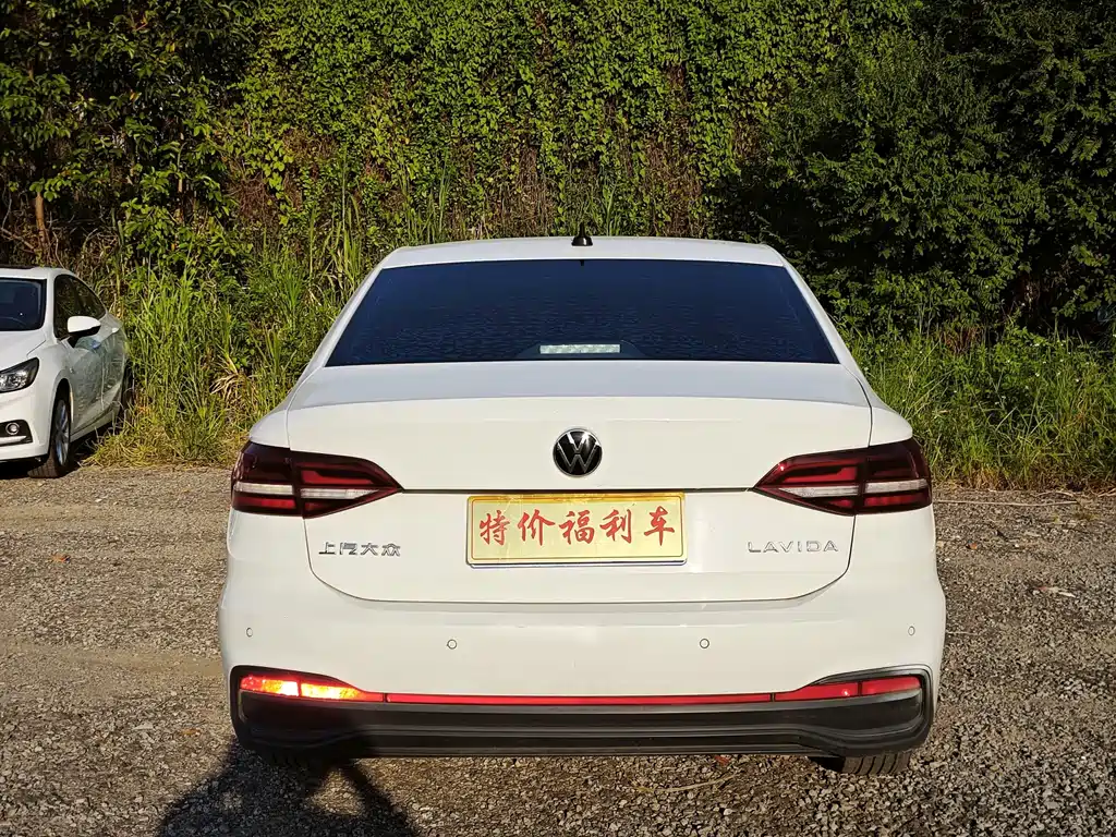 Volkswagen Lavida — миниатюра 6