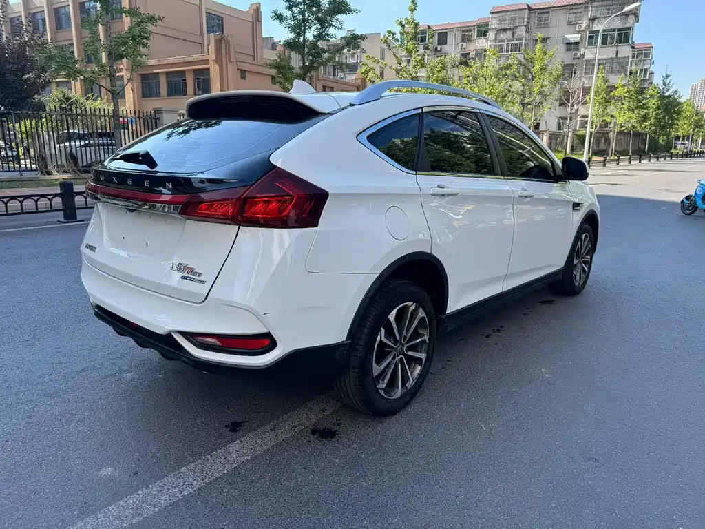 Luxgen U6 — миниатюра 5