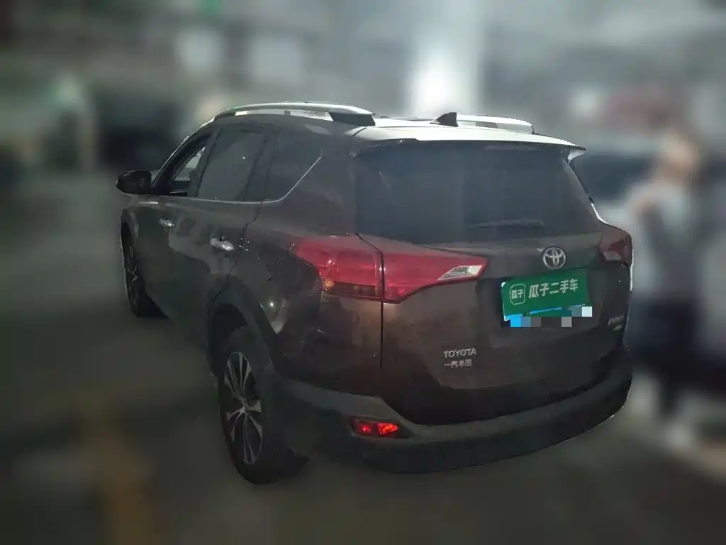 Toyota RAV4 — миниатюра 4