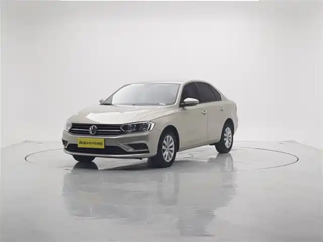 VOLKSWAGEN BORA 2017