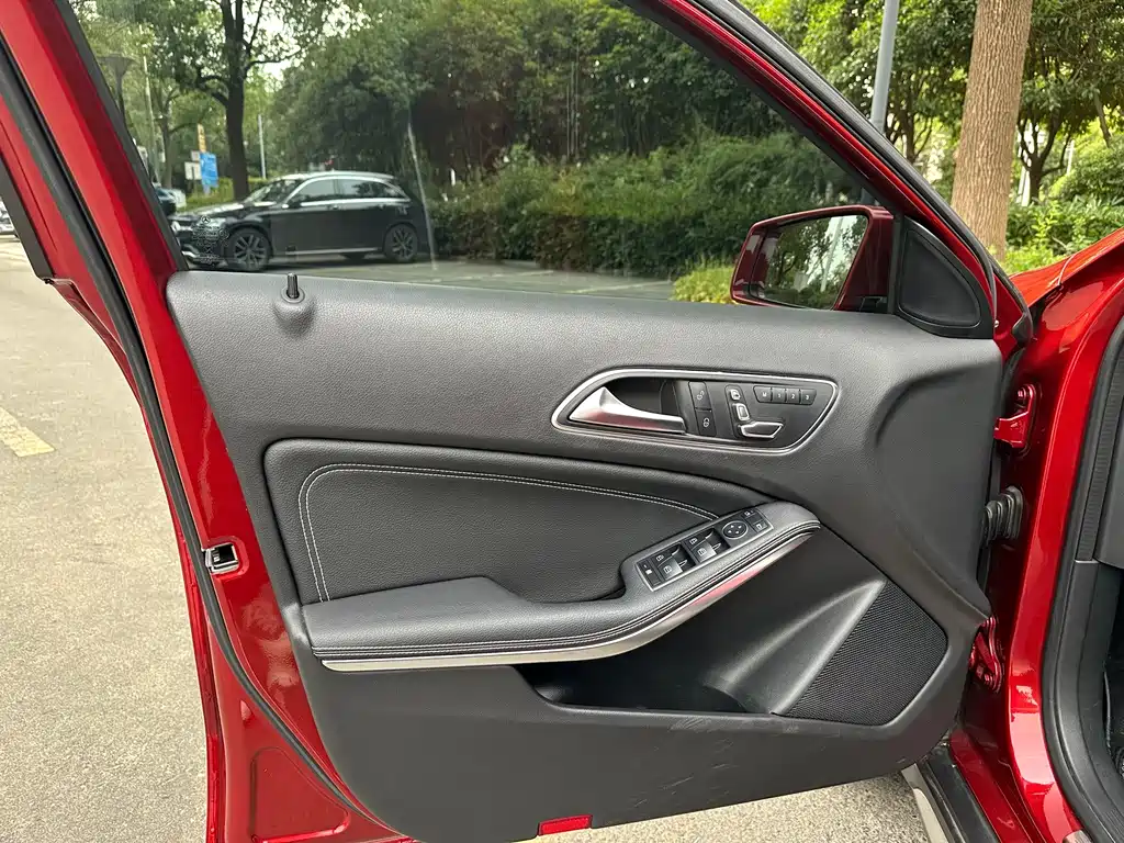Mercedes-Benz GLA — миниатюра 18