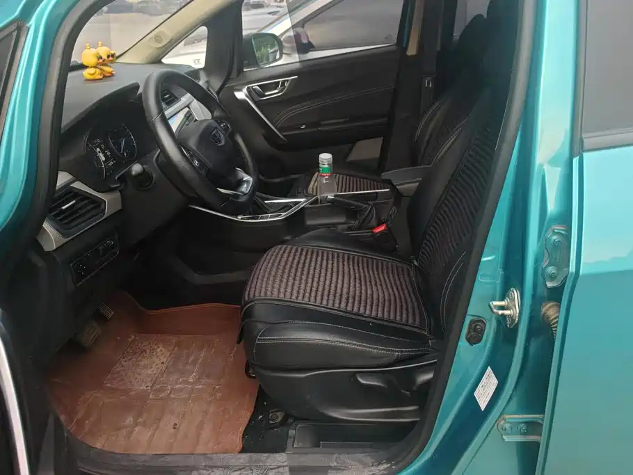 Geely Vision X3 — миниатюра 9