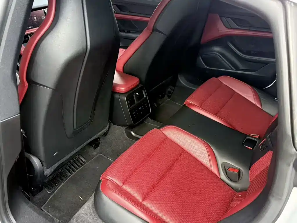 Porsche Taycan — миниатюра 8