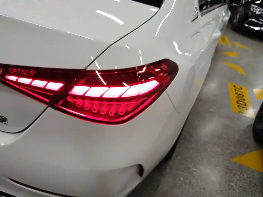 Mercedes-Benz C-Class — миниатюра 8