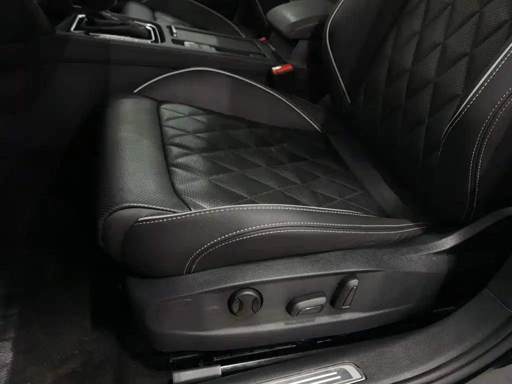 Volkswagen Magotan PHEV — миниатюра 20