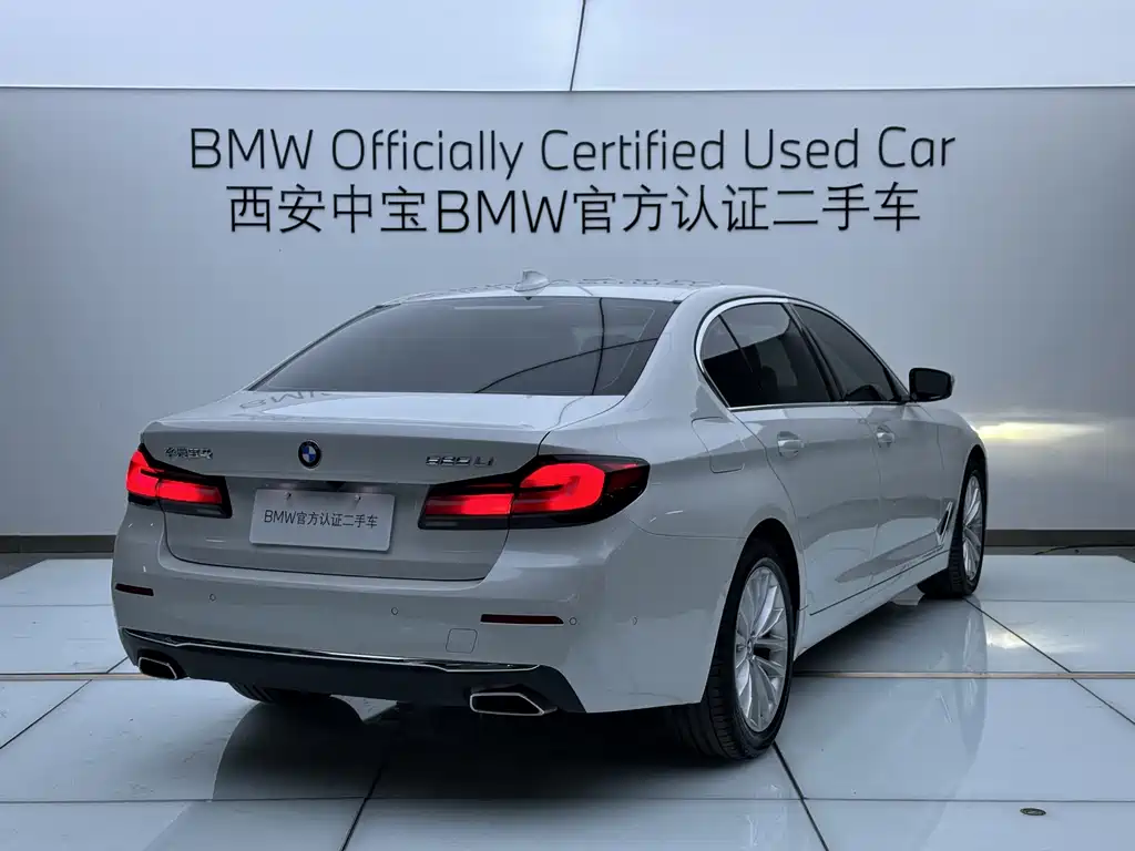 BMW 5 Series — миниатюра 5
