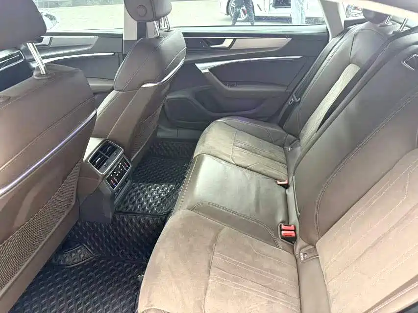 Audi A7L 2022 45 TFSI S-line
