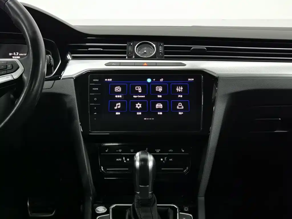 Volkswagen Magotan PHEV — миниатюра 12