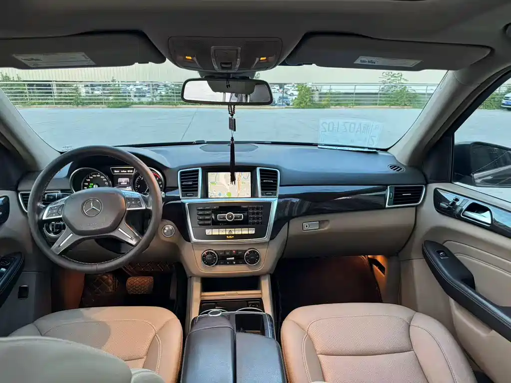 Mercedes-Benz M-Class — миниатюра 8