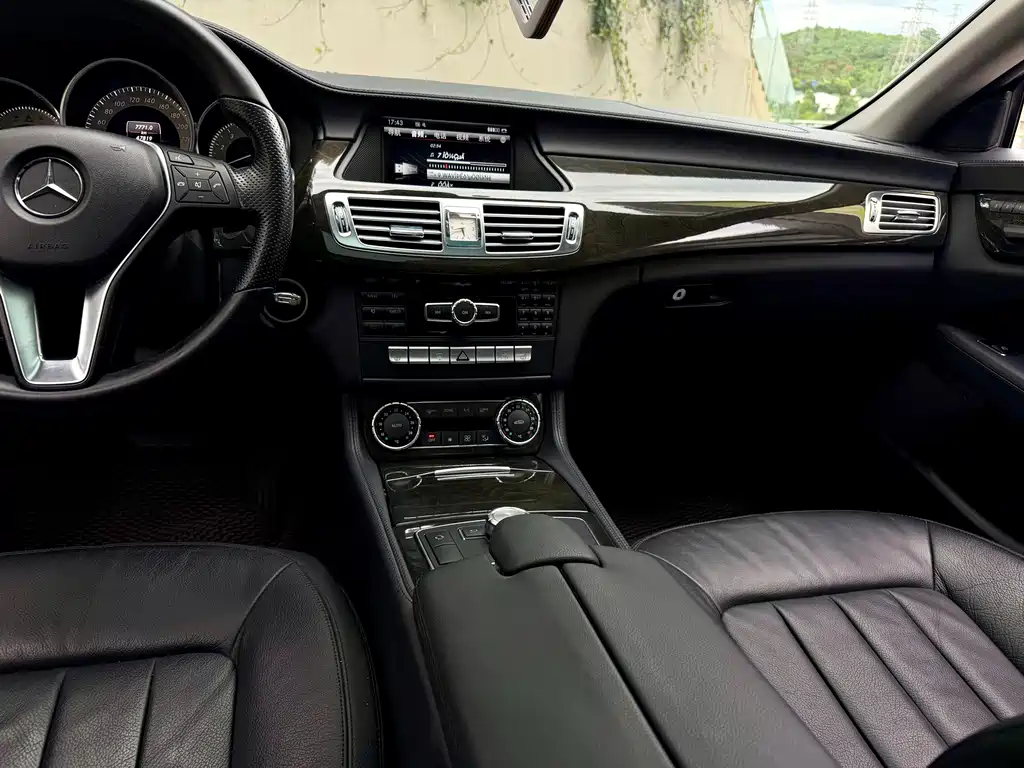 Mercedes-Benz CLS — миниатюра 5
