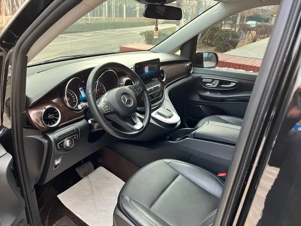 MERCEDES-BENZ V CLASS