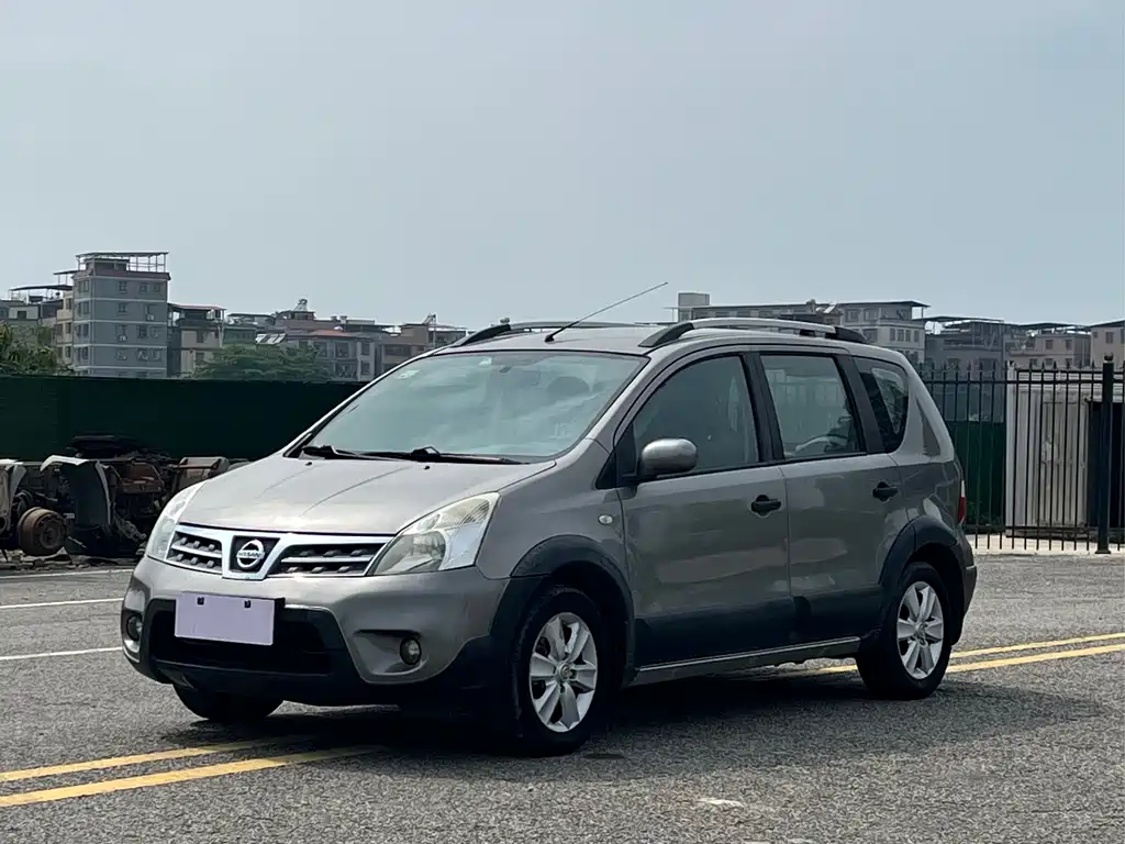 Nissan Livina 2011