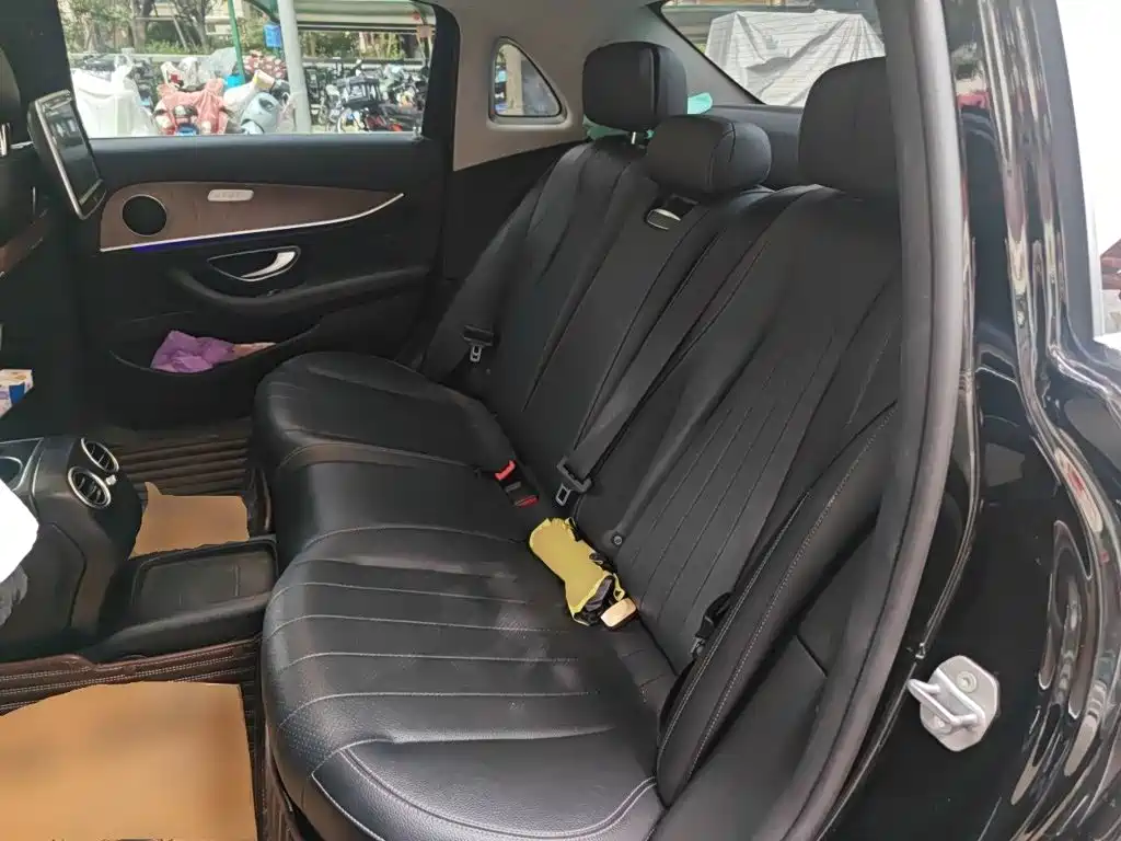 Mercedes-Benz E-Class — миниатюра 14