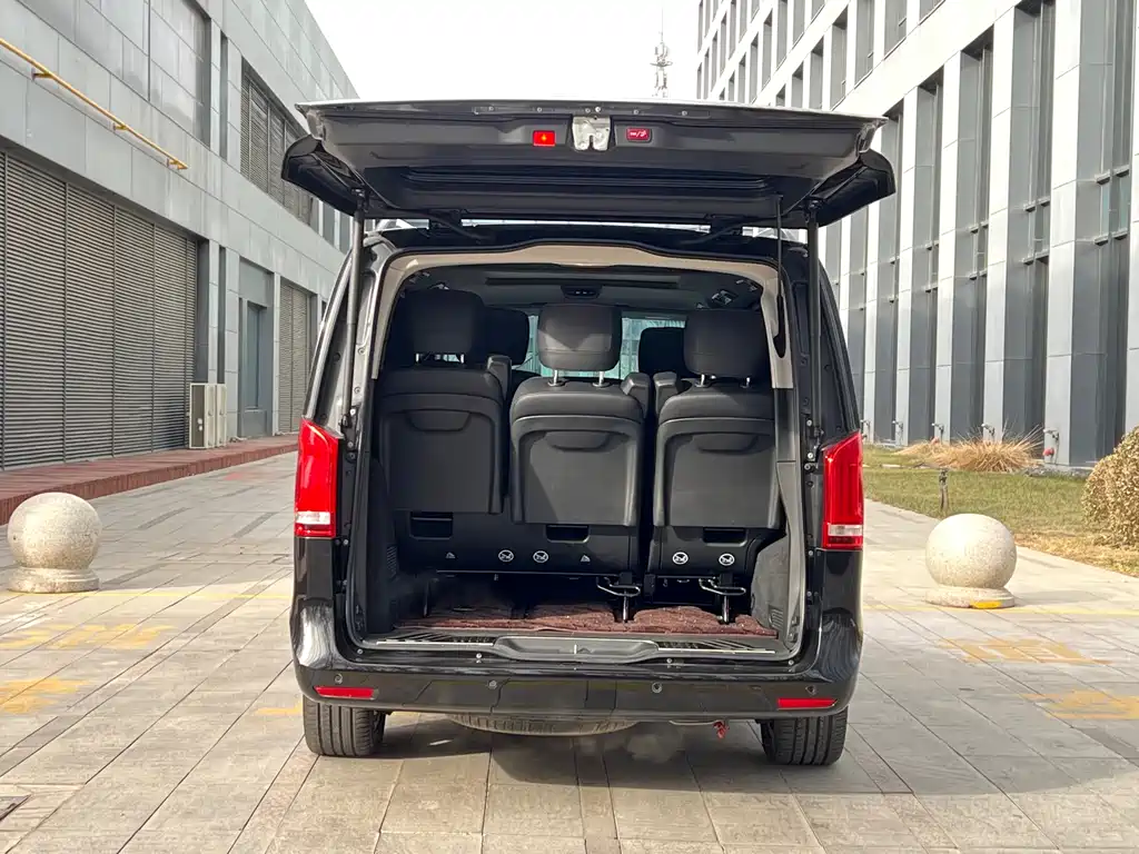 MERCEDES-BENZ V CLASS