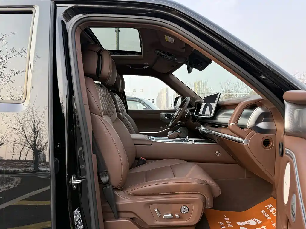 TANK TANK 700 NEW ENERGY