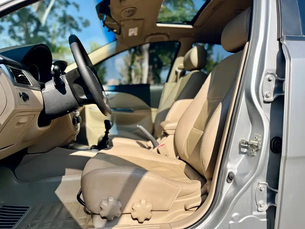 Buick Excelle 2013 1.5L MT