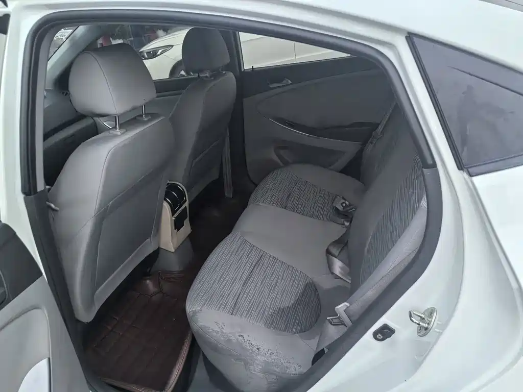 Hyundai Verna — миниатюра 8