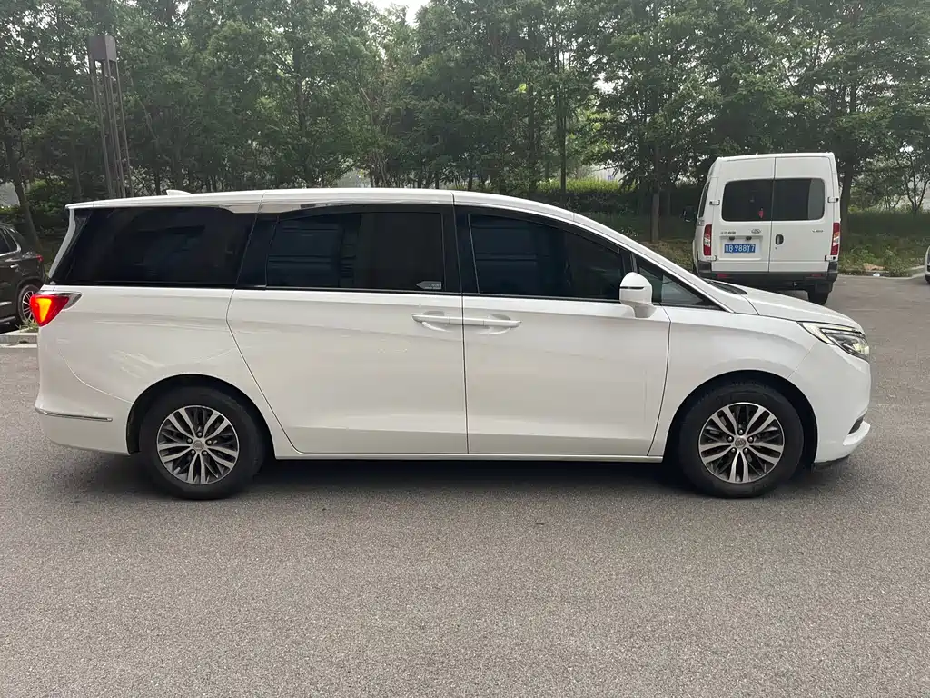 Buick GL8 2017 ES 28T Luxury V
