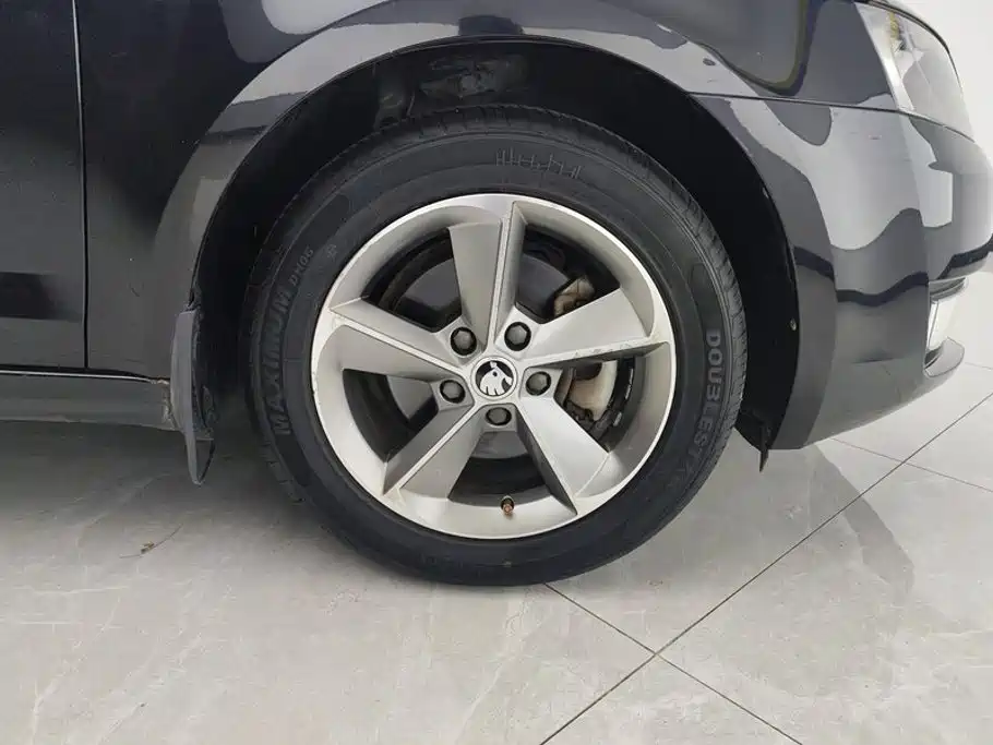 Skoda Octavia 2016 1.6L MT