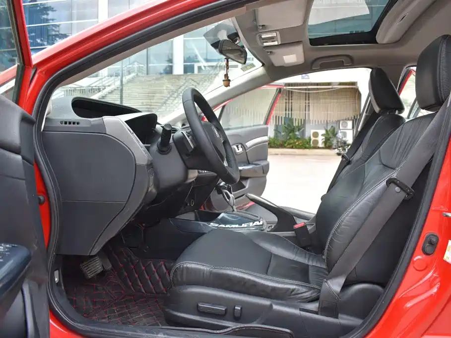 Honda Civic 2012 1.8L AT Luxury