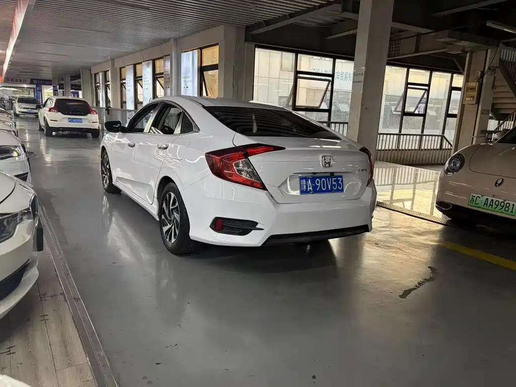 Honda Civic — миниатюра 9