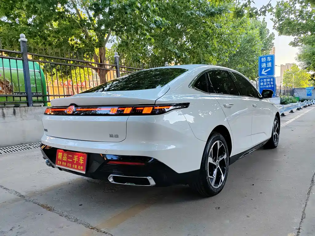 Changan Eado — миниатюра 4