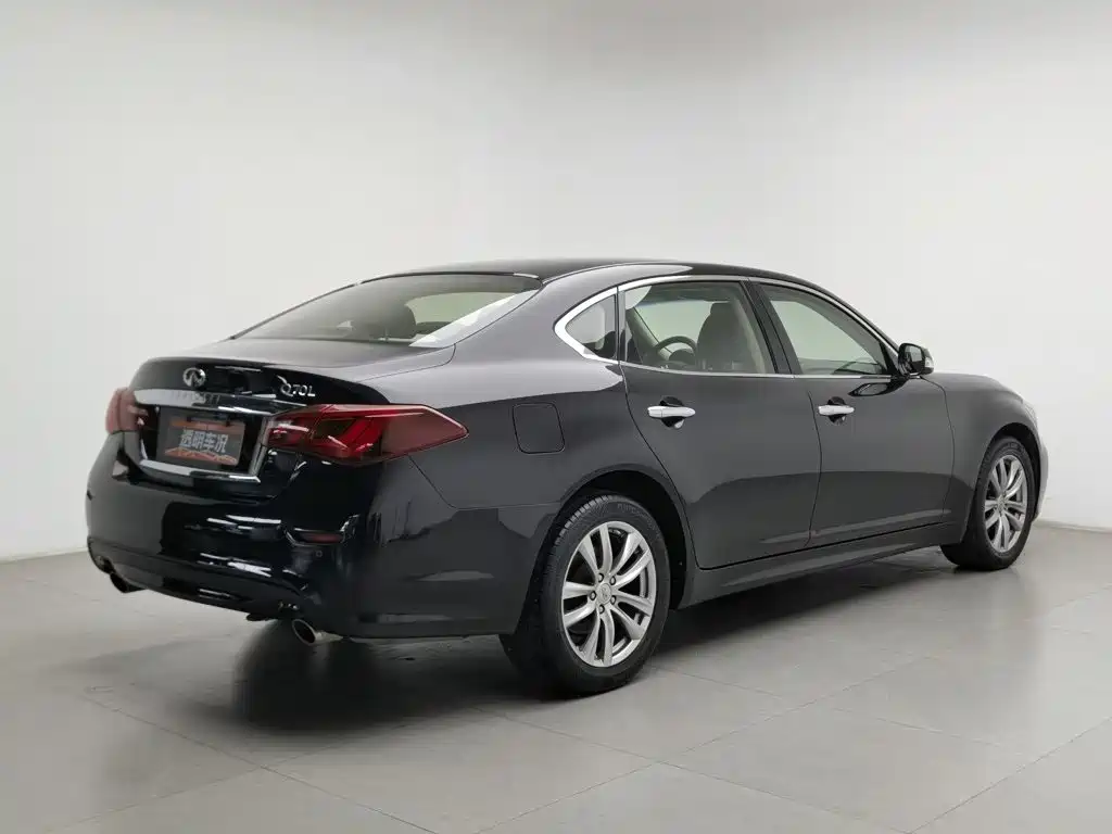 Infiniti Q70 — миниатюра 2