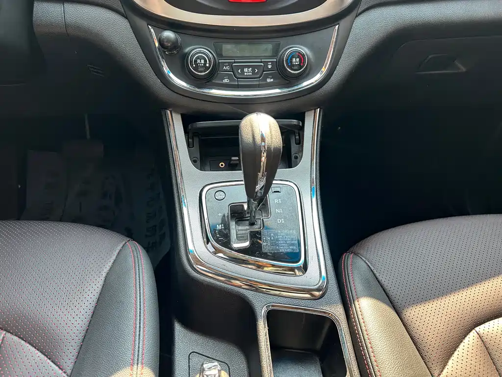 Baojun 560 — миниатюра 10