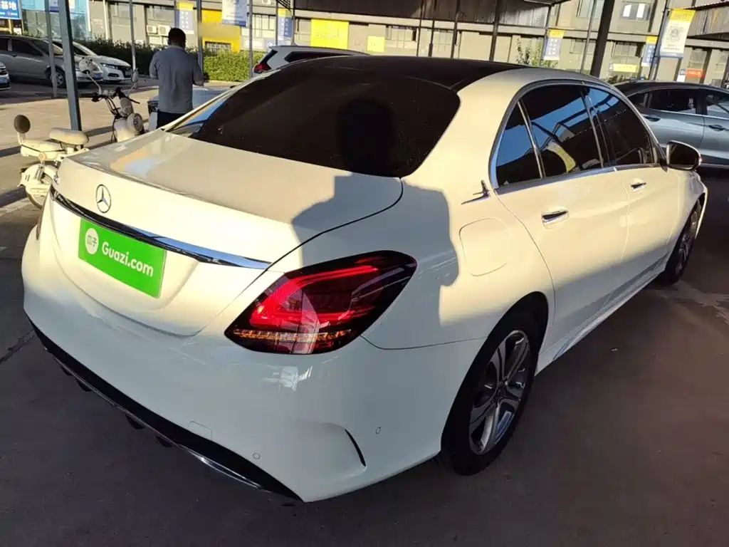 Mercedes-Benz C-Class — миниатюра 7