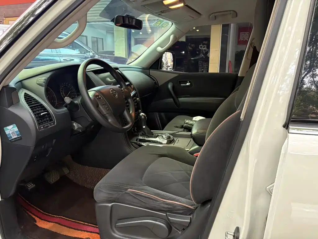 Nissan Patrol — миниатюра 4