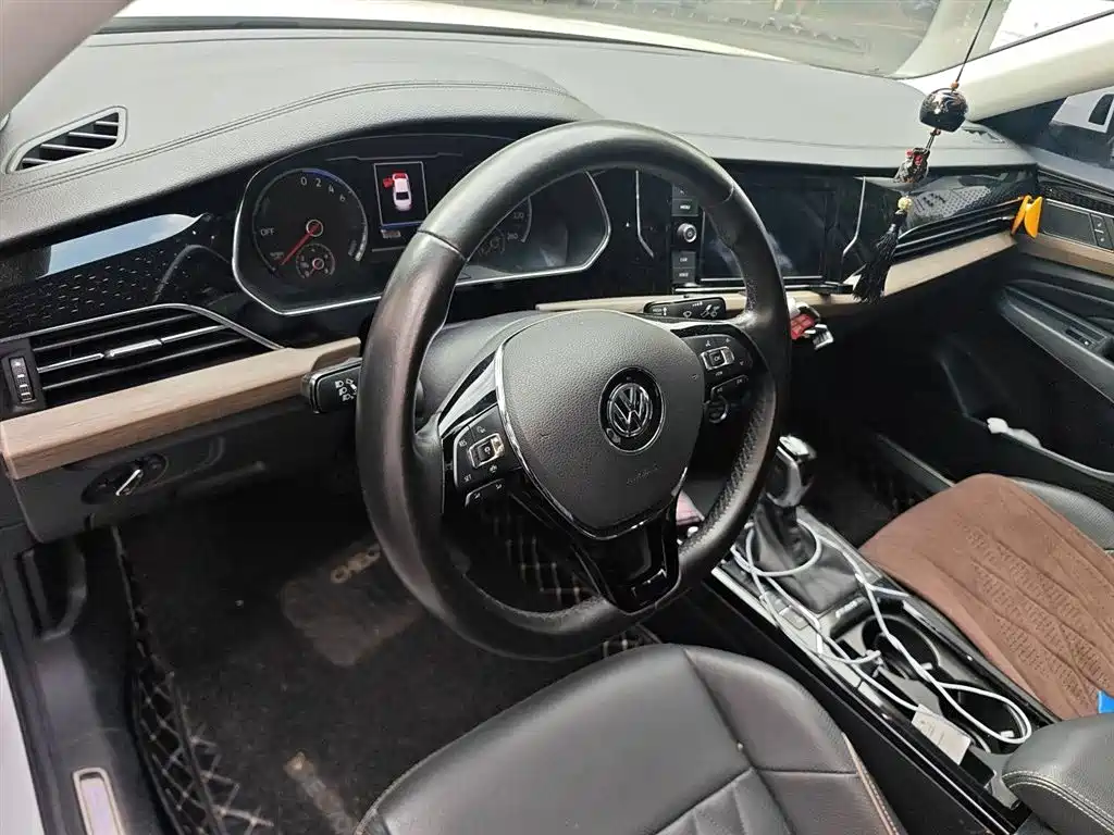 VOLKSWAGEN PASSAT NEW ENERGY