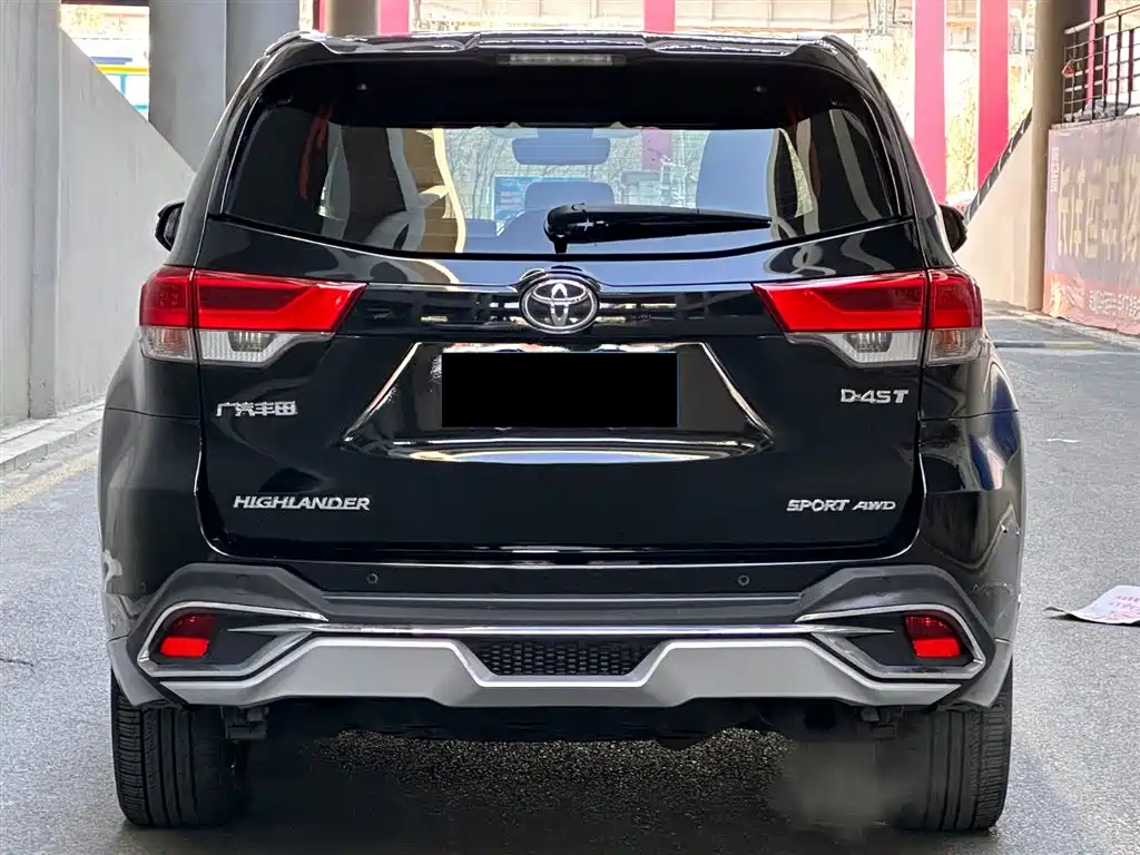TOYOTA HIGHLANDER