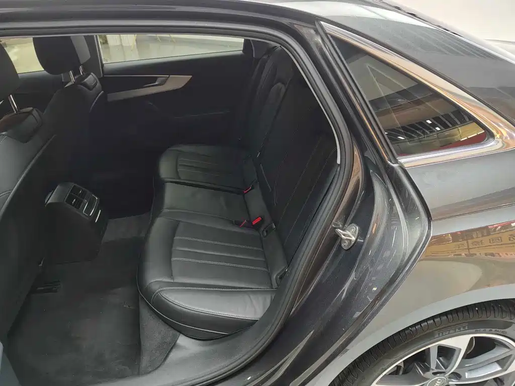 Audi A4L 2020 40 TFSI Fashion