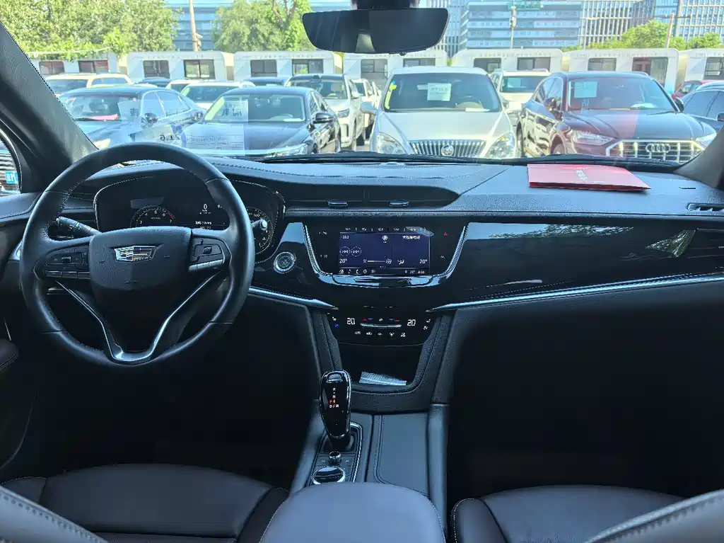 Cadillac XT6 2022 2.0T мест Luxury Standard