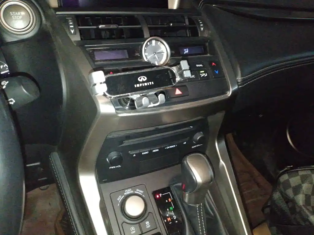 Lexus NX — миниатюра 14