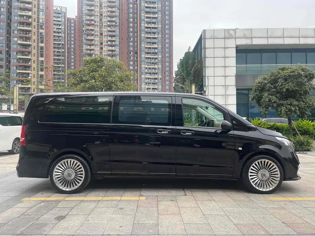 Mercedes-Benz Vito 2018 2.0T Elite 7 мест V